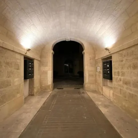 Loft Design Dans Hotel Particulier Montpellier Exterior photo